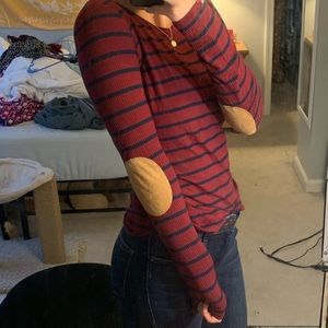 Long sleeve tee with elbow pads 🍁⚡️